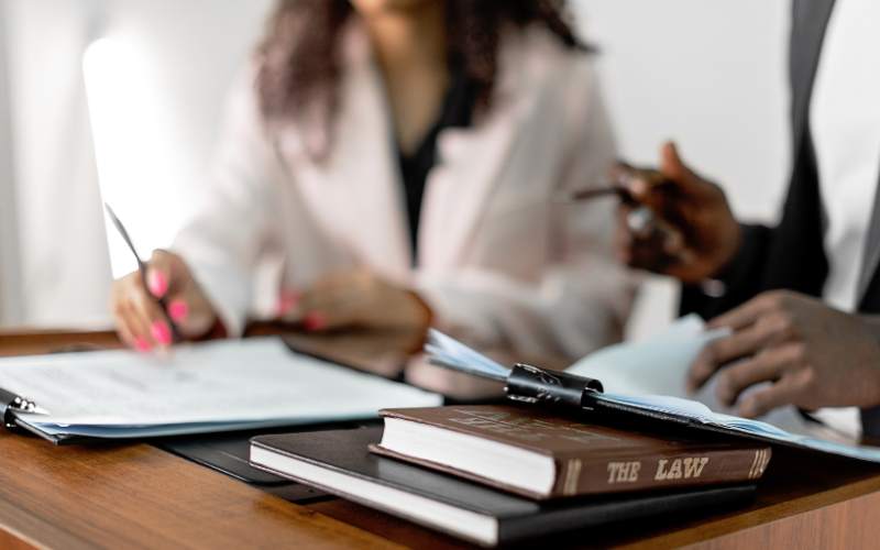 Fui demitido por abandono de trabalho: o que fazer? Entenda seus direitos